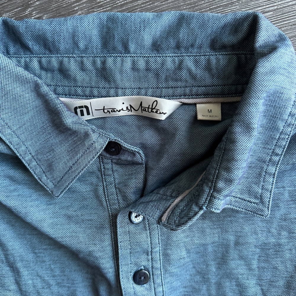 Travis matthew men polo size M
